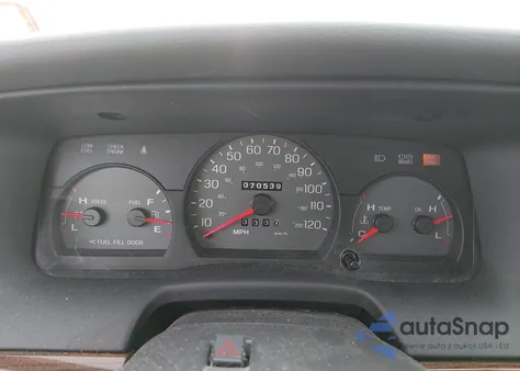 2005 Ford Crown Victoria Lx/Lx Sport from USA, damaged, VIN 2FDHP74W35X121693